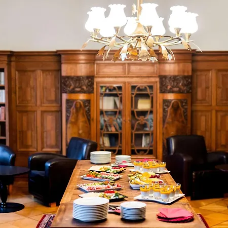 ¿cuáles Son Mejores Cerca De Old Hotel 4*
