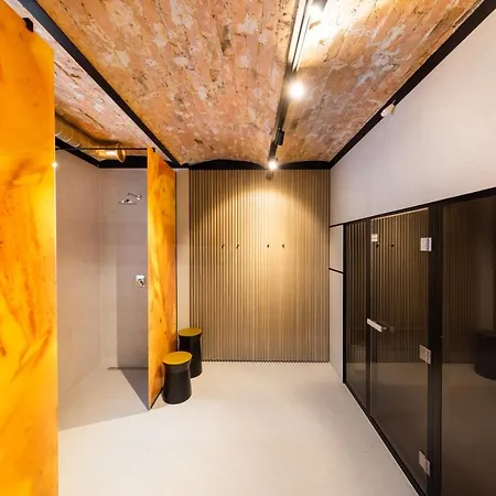 فندق Tribe Center 4*