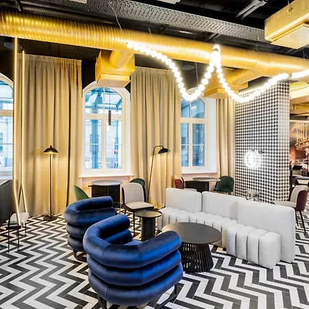 فندق Tribe Center 4*